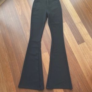 NWT ZARA FLARED RIBBED LEGGING